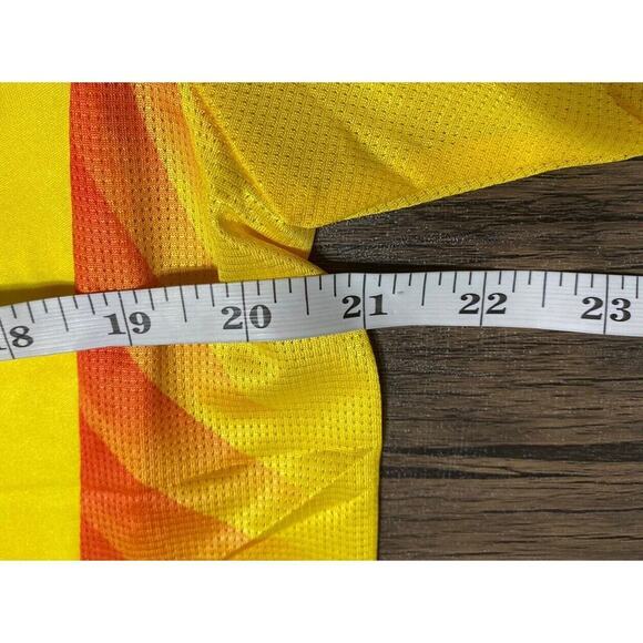 Colombia Soccer | Men’s Medium Jersey - Picture 4 of 5